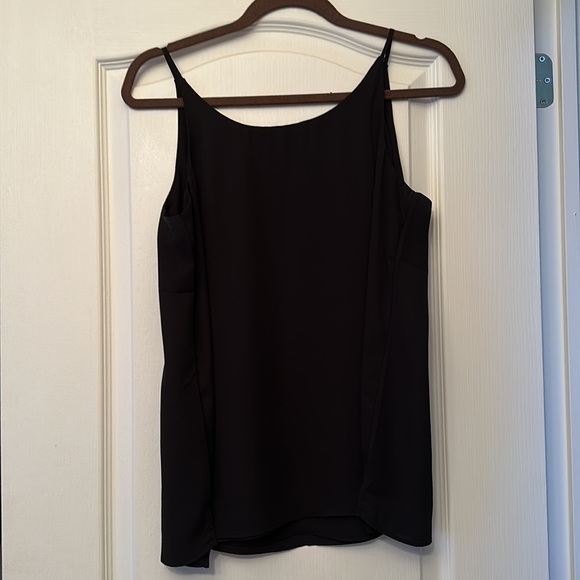 Black flowy camisole / tank top (size M) - Picture 3 of 3